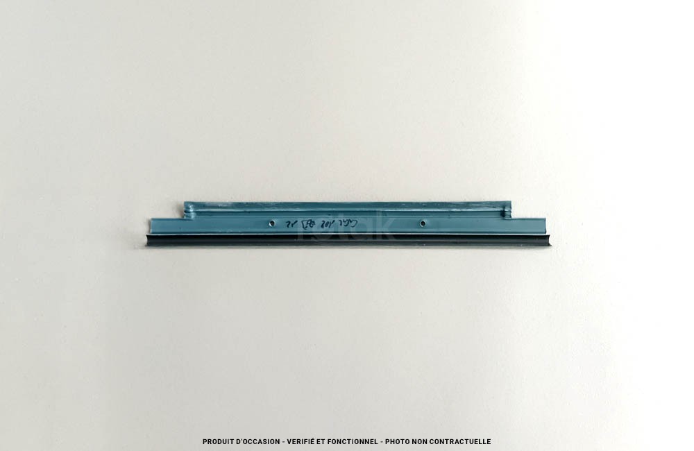 Profilé bas vitrage VELUX - 6 / 9 / 101 / 102 / 104 - état correct