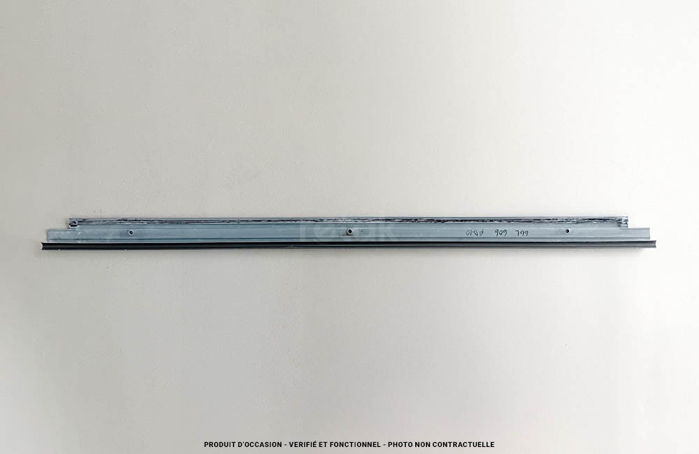 Profilé bas vitrage VELUX - 4 / 10 / 601 / 606 / 608 / 610 - état correct